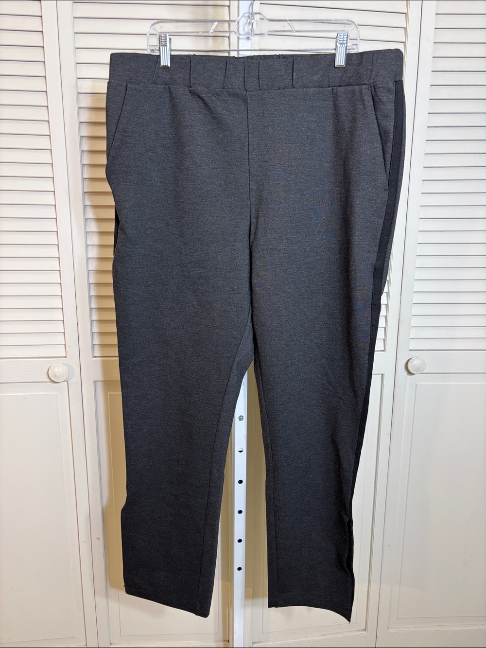 NWT Universal Standard Women's Gray Skinny Ponte Pants with Side Stripe Size 2X
